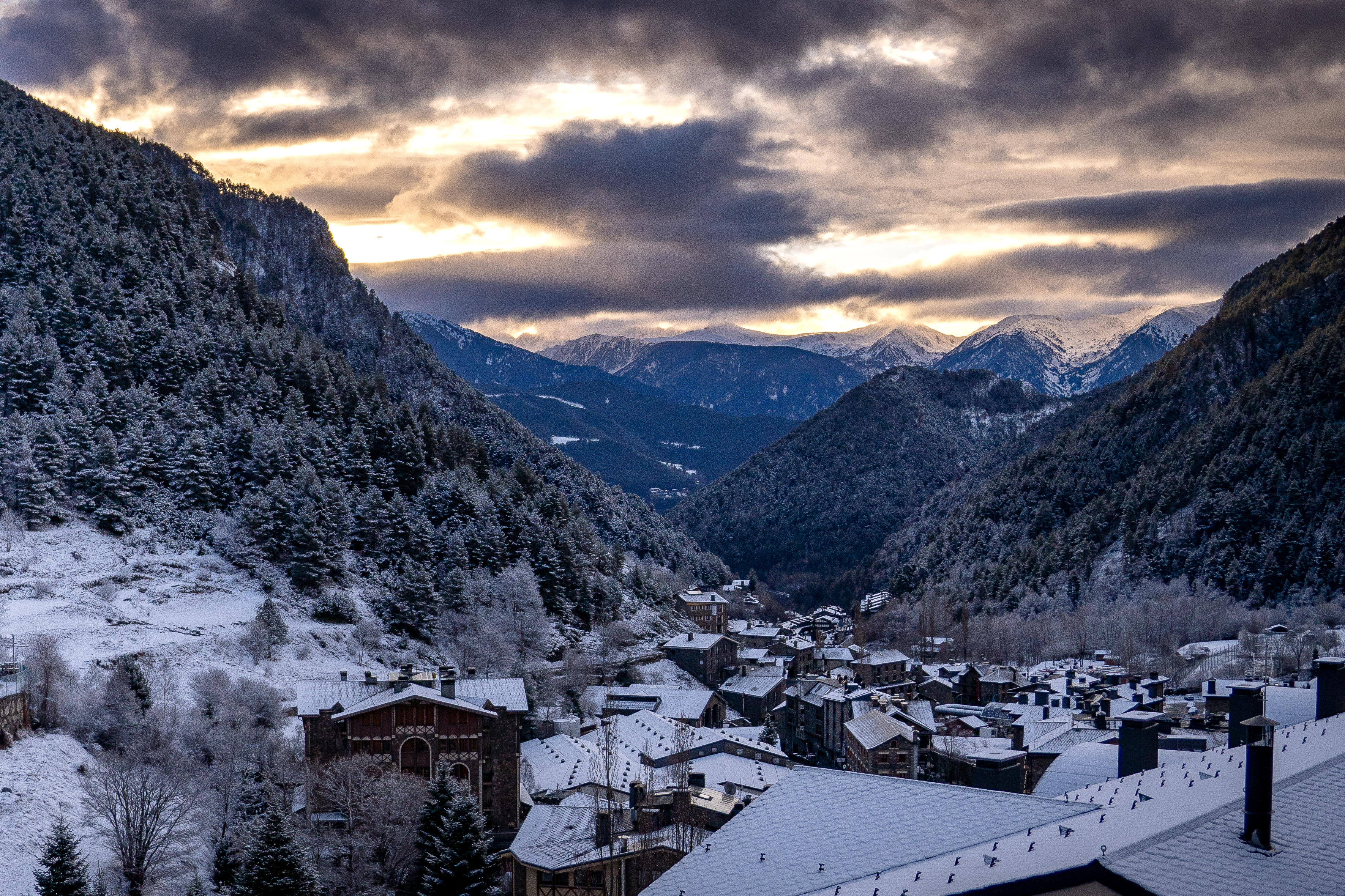 Arinsal mountain skyline